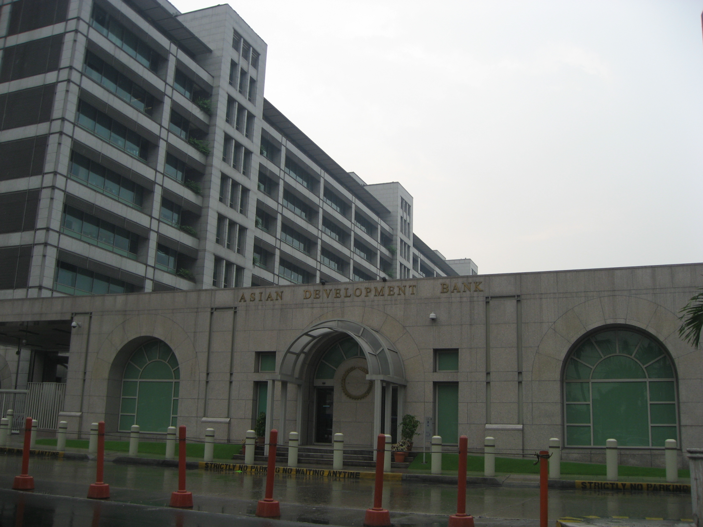 Asian Development Bank, Manila | Image Source: Eugene Alvin Villar via Wikimedia Commons