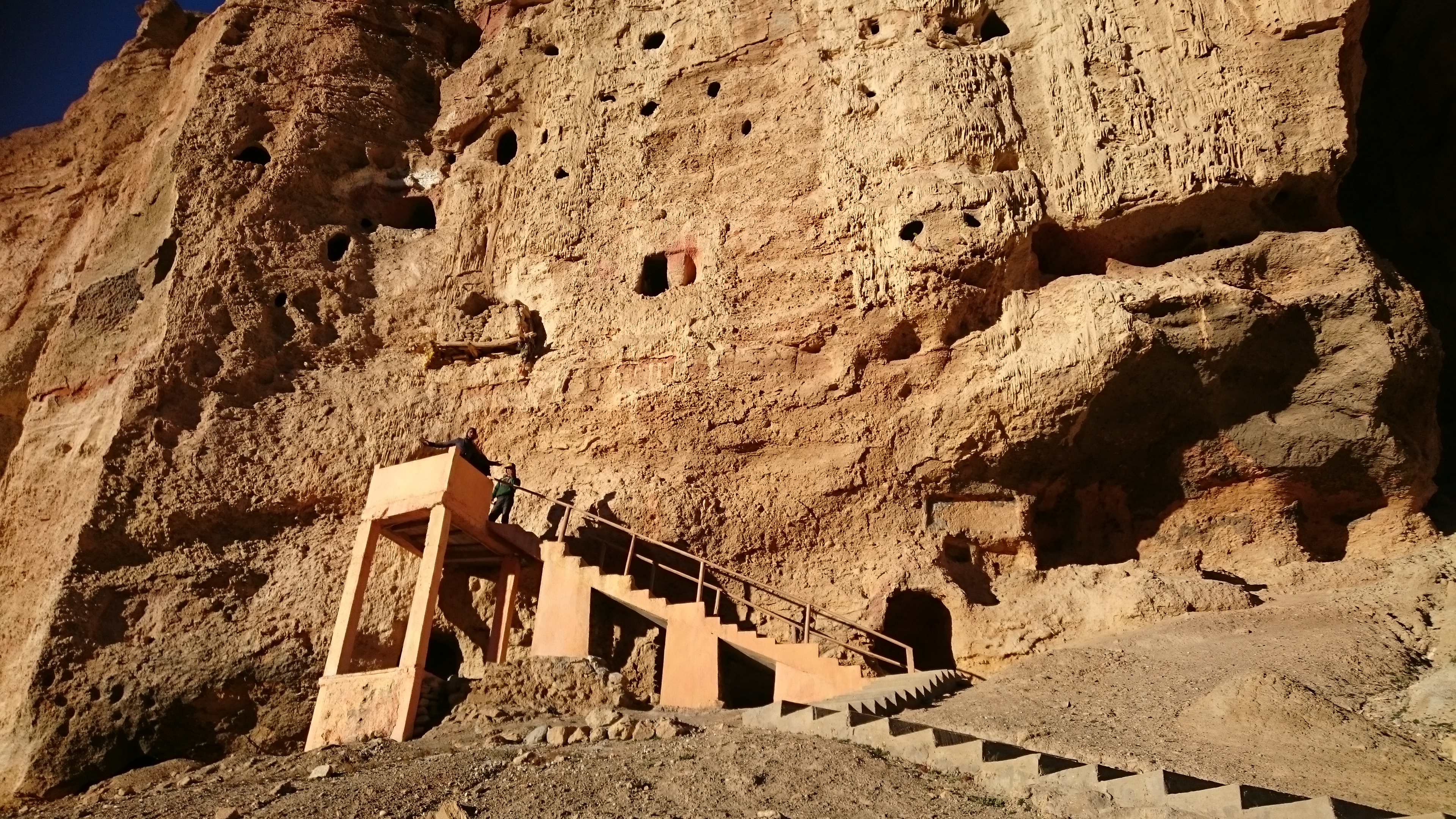 Chhoser Cave at Lo Manthang, Upper Mustang | Image Source: Wikimedia Commons