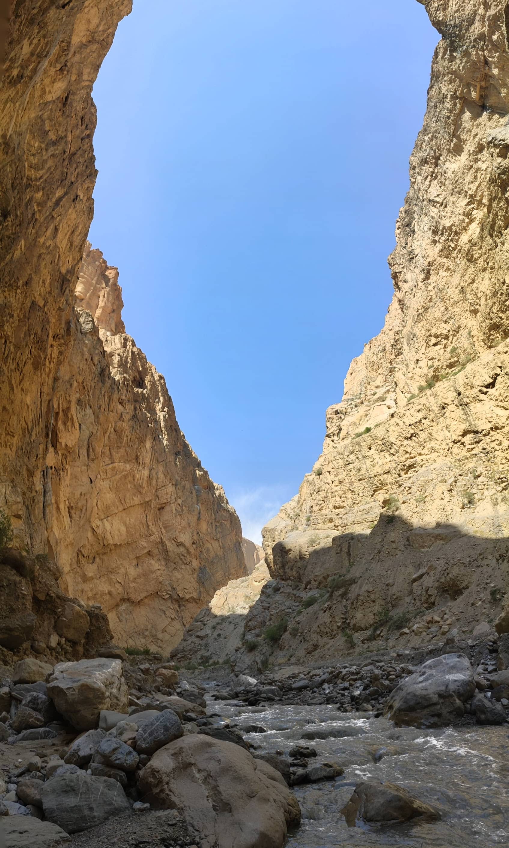 The towering Kali Gandaki Gorge over Narsingh River in Chhusang