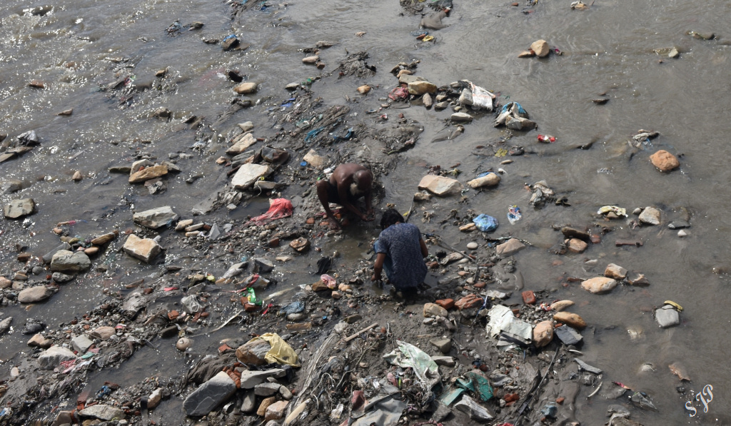 Finding ‘treasures’ in the dead Bagmati river (along the Teku stretch)