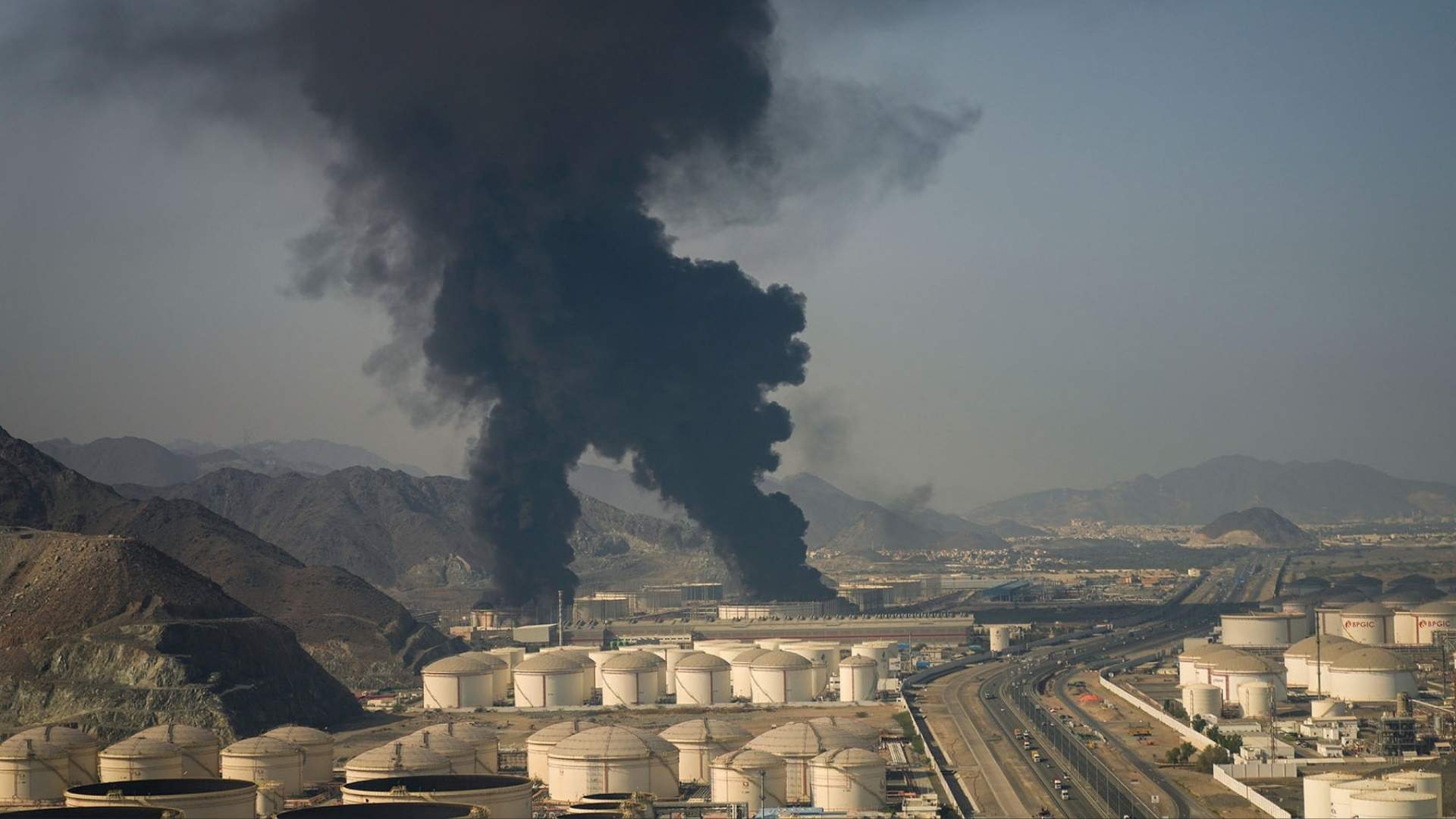 Fire and plumes of smoke rise from an oil facility in Fujairah, United Arab Emirates, Saturday, March 14, 2026 Photo: AP Photo/Altaf Qadri/RSS