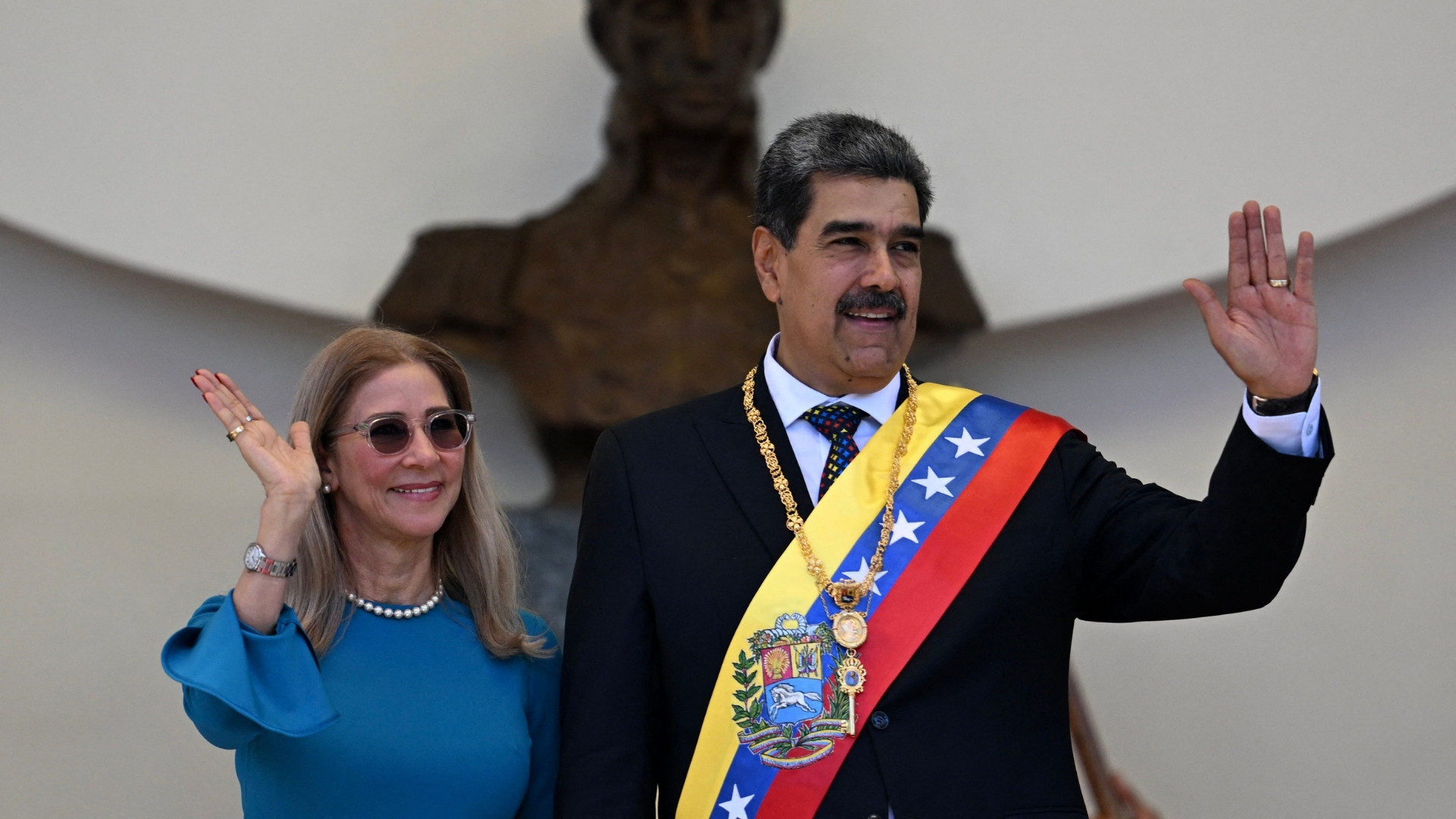 Venezuela's President Nicolas Maduro and his wife Cilia Flores after taking the oath during the presidential inauguration in Caracas on January 10, 2025 | Photo: Juan Barreto/AFP